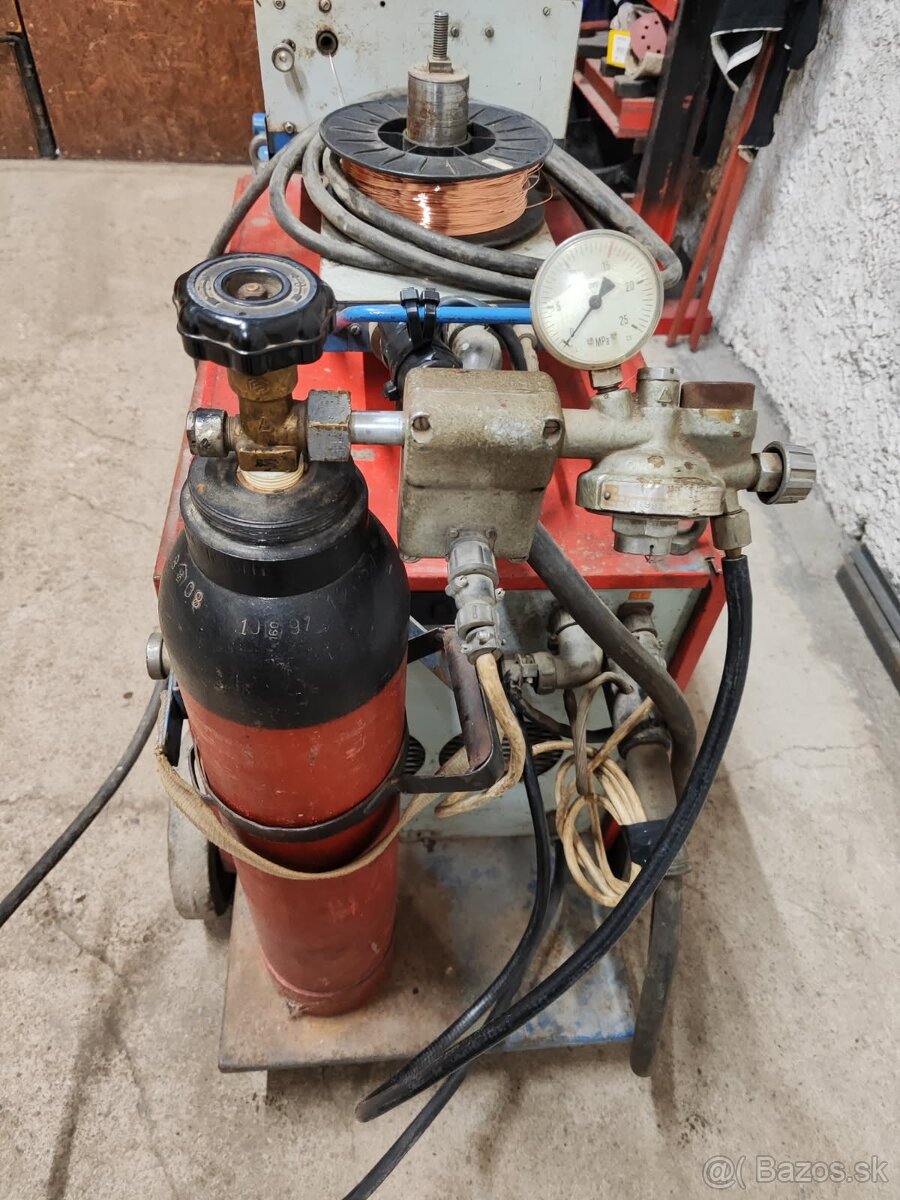 Tabulové nožnice + zvaračka CO2 - 10