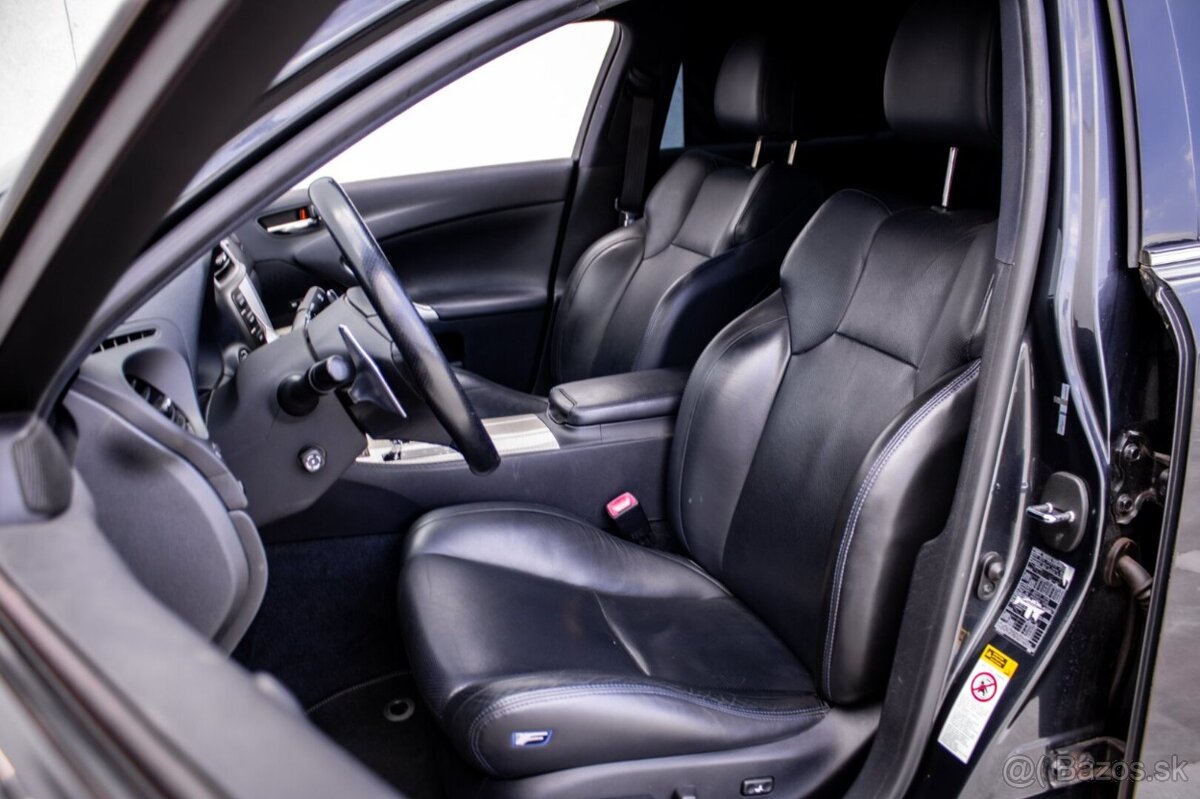 Lexus IS-F 5.0 V8 RWD AT8 - 10