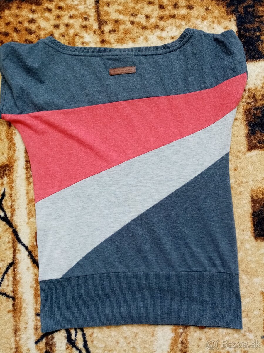 Mikiny,tricko Naketano - 10