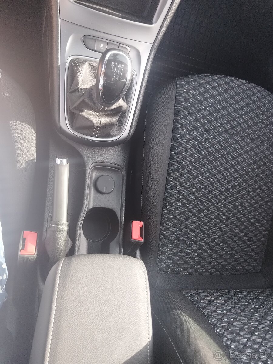 Opel Astra ST 1,4Turbo 92kW - 10