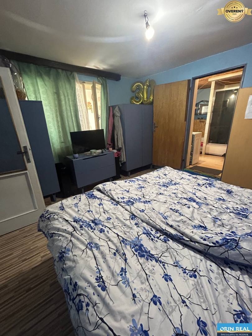 Na predaj starší rodinný dom v obci Budmerice 541m2 - 10