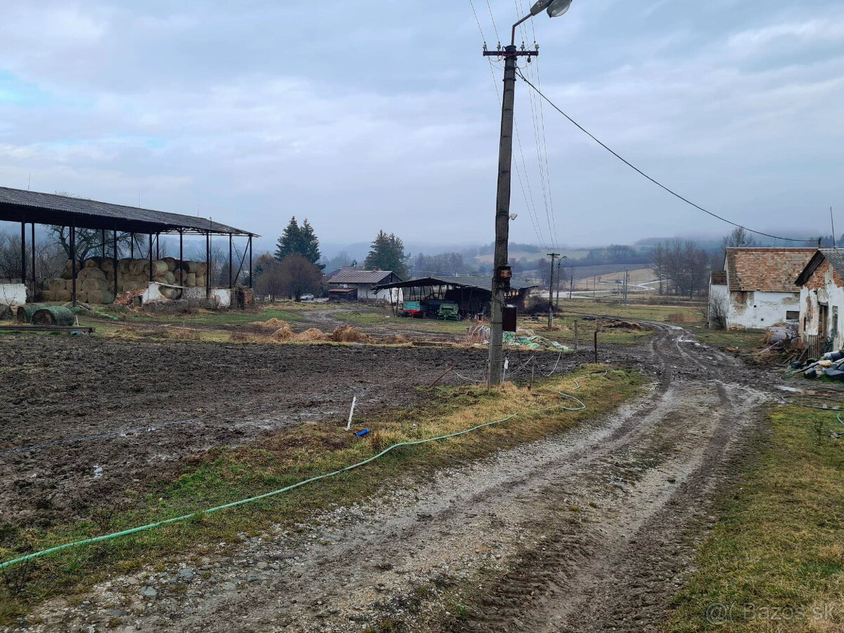 Ponúkame hospodárske budovy obci Chvalová. - 10