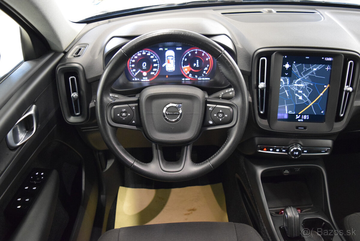 Volvo XC40 T2 MOMENTUM AUTOMAT-DPH 2022 - 10