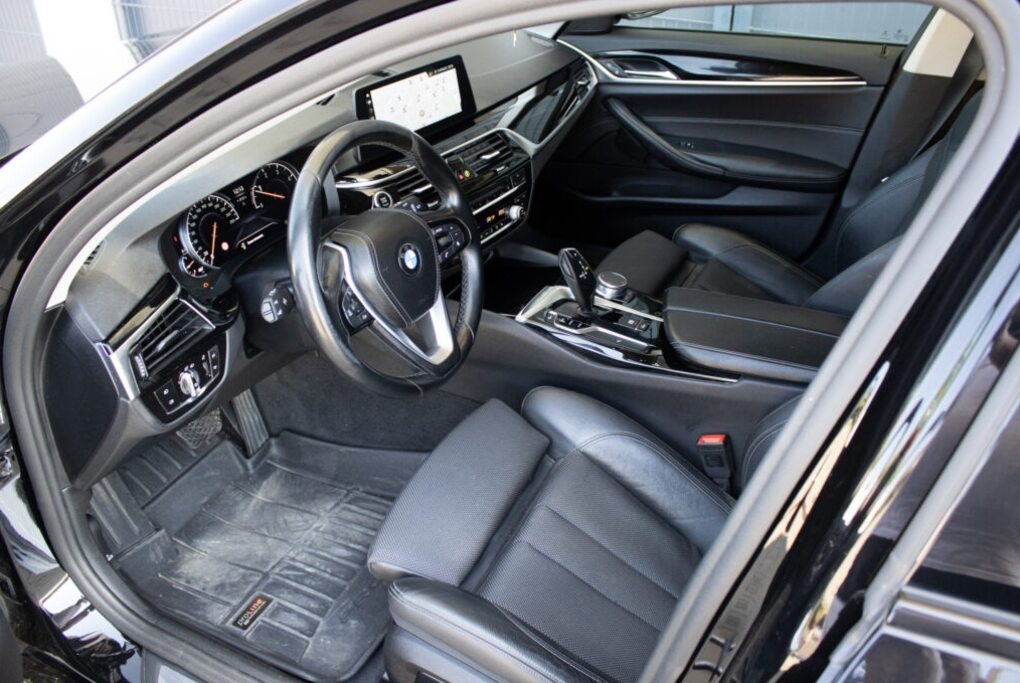 BMW 520d xDrive Touring z roku 2018 - 10