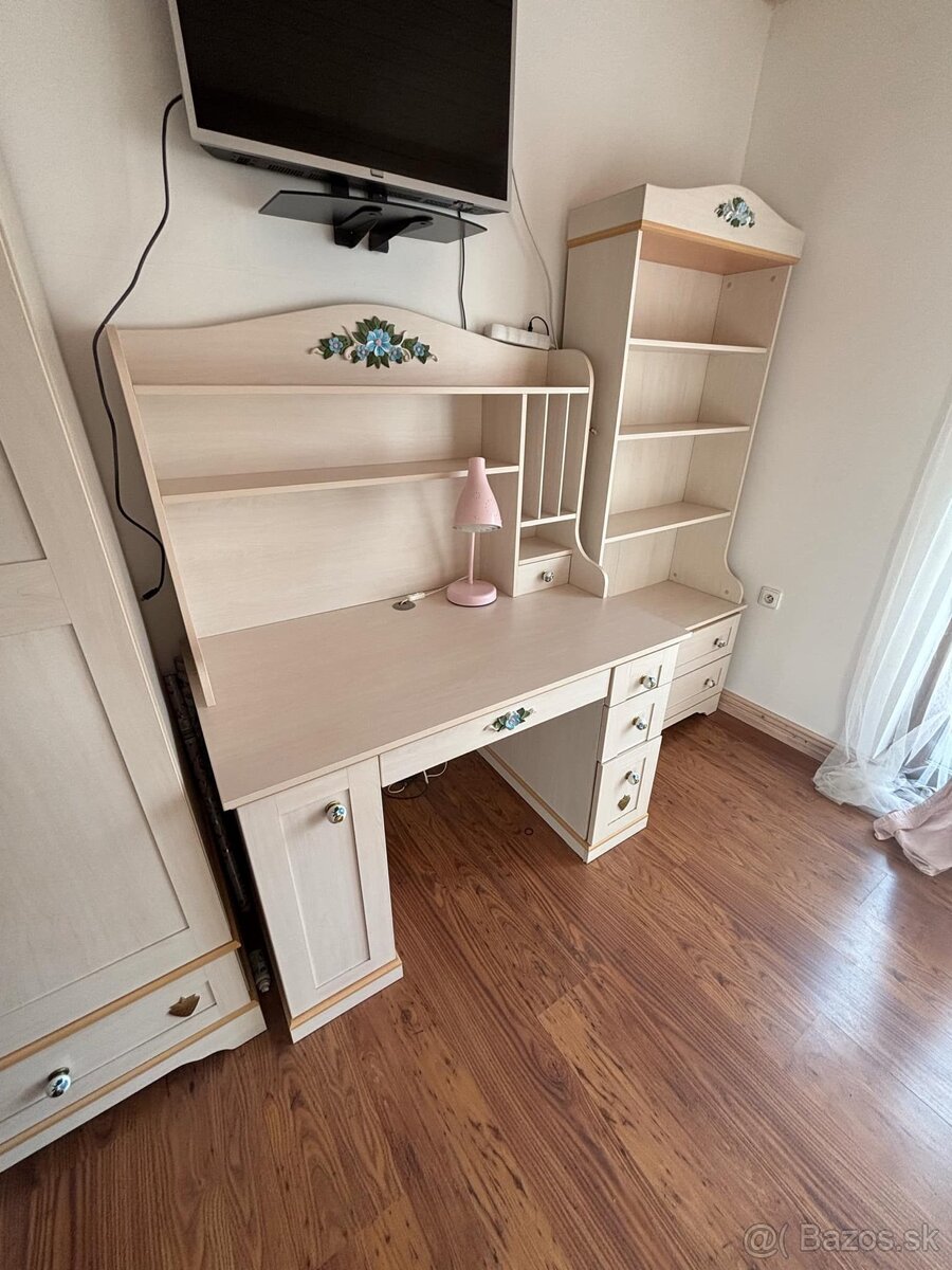 Predám Kvalitný nábytok Flora Cílek - 10