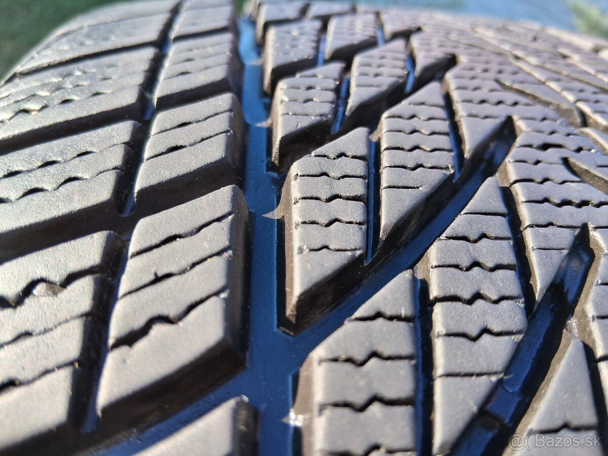 225/45 r17 zimne pneumatiky goodyear - 10