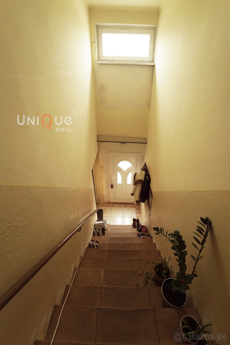 EXKLUZÍVNE NA PREDAJ RODINNÝ DOM V OBCI TRÁVNIK - 10