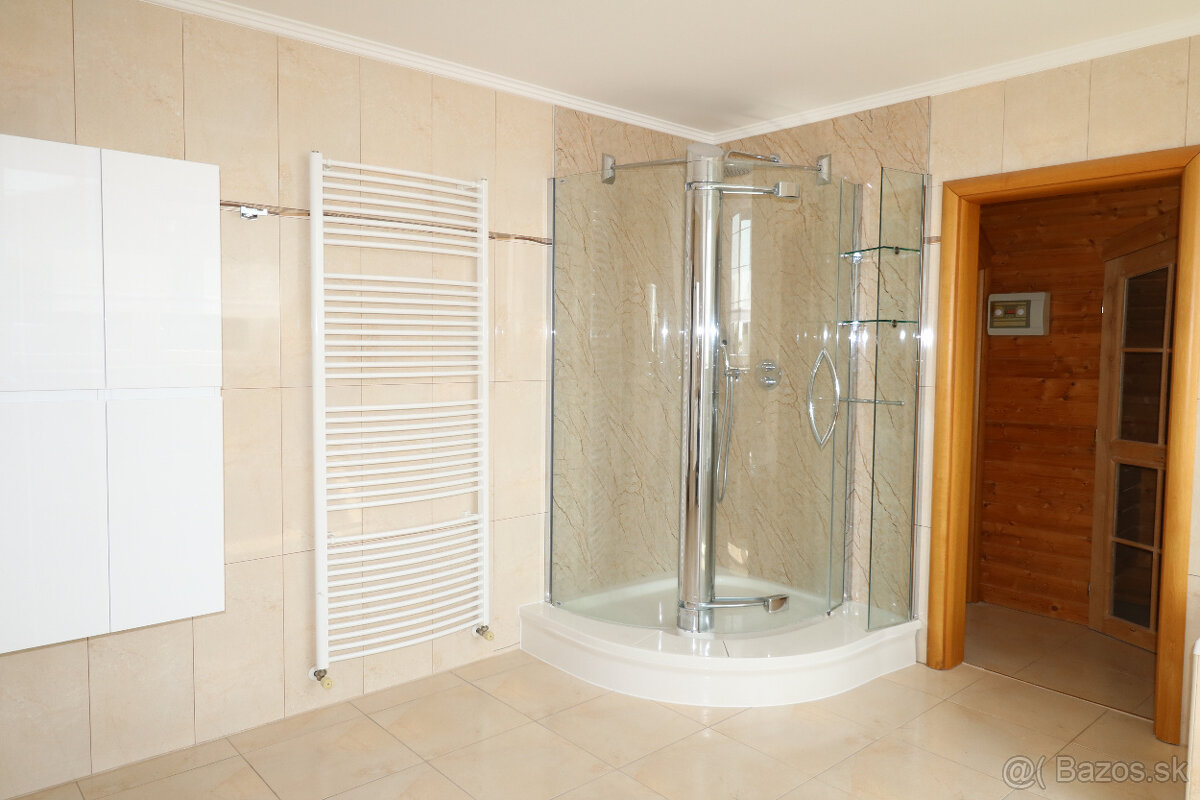 Prenajmeme 4 izb. byt v rodinnej vile na Kolibe. - 10