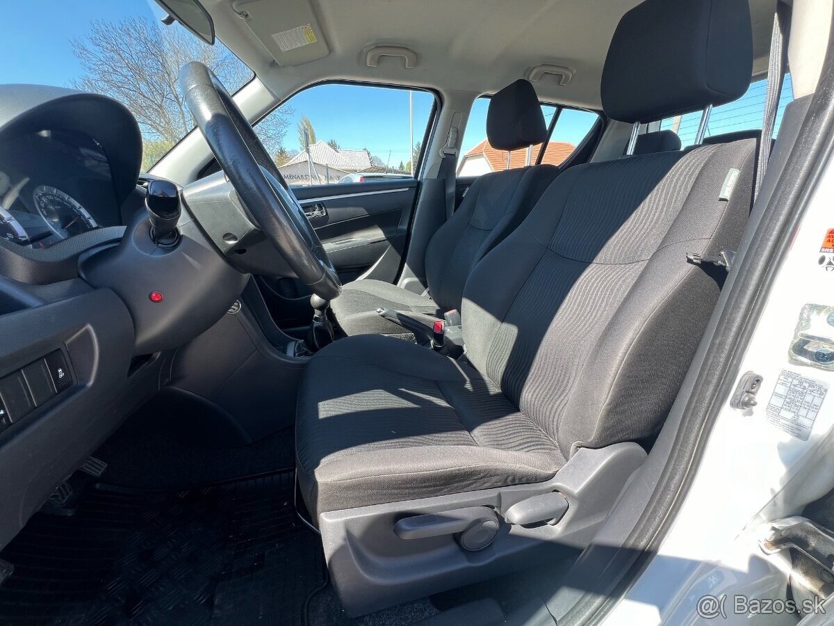 Suzuki Swift 1.2 benzín, 69kW, MT/5, rok:07.2012. - 10