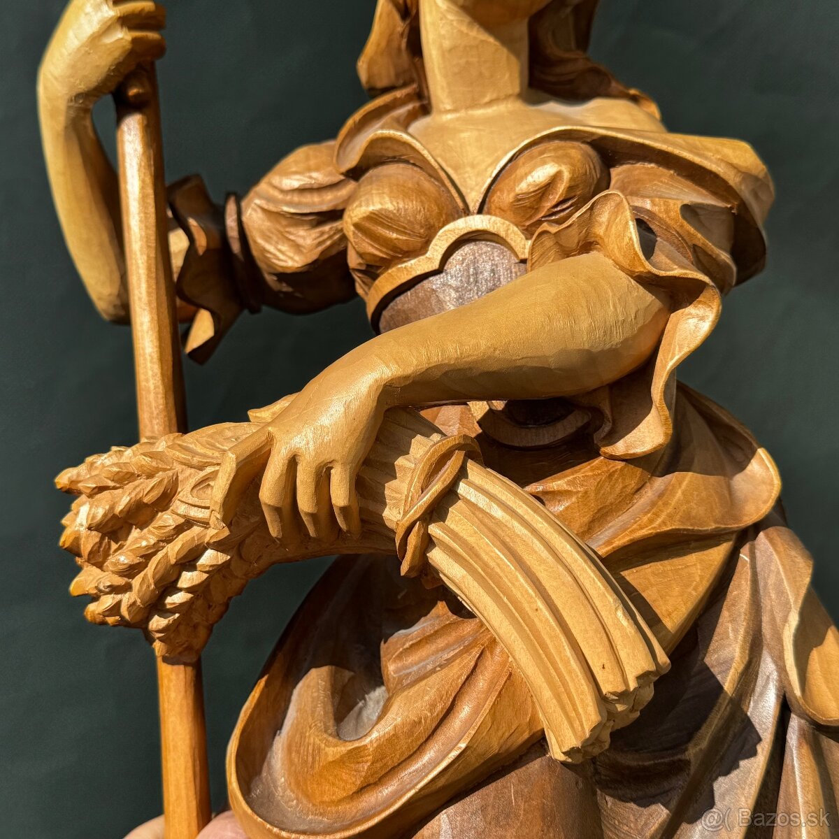 Krásná dřevěná socha svatá Notburga - 10