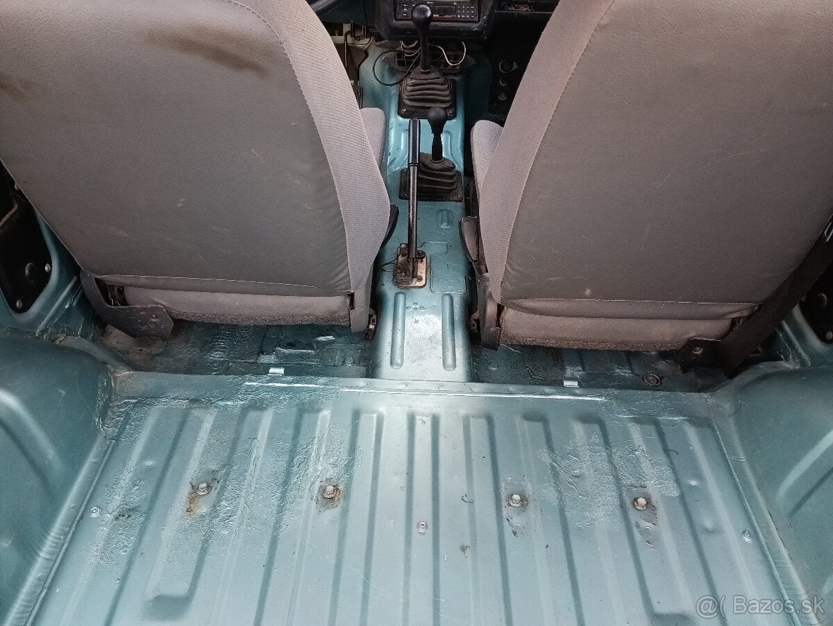 Predám Suzuki Samurai 1,3i - 10