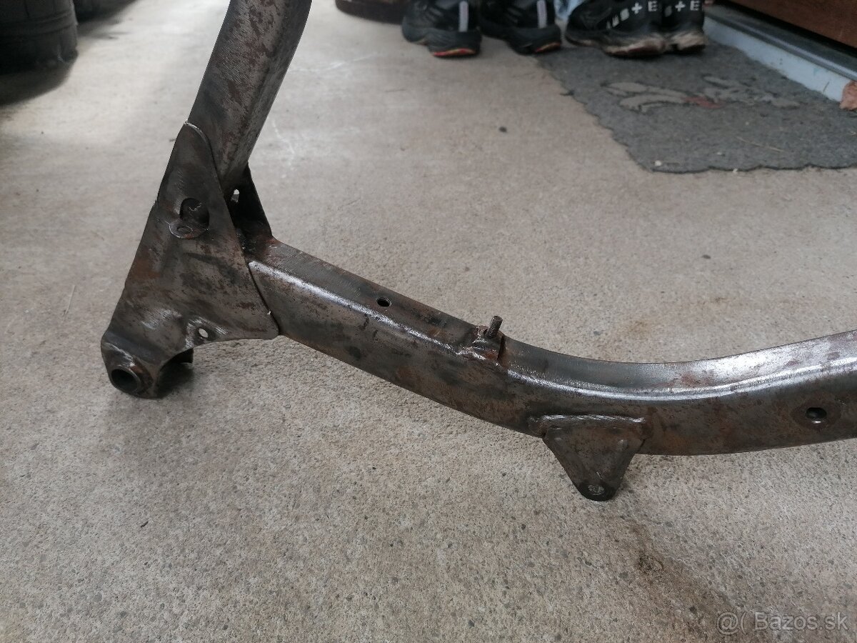 Predám rám so štítkom na Jawa 550 - 10