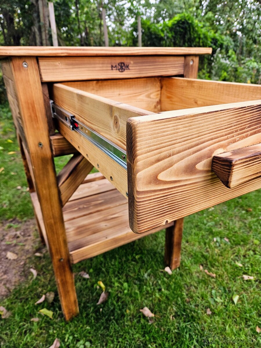 Obslužný stolík zo smrekového dreva - 10