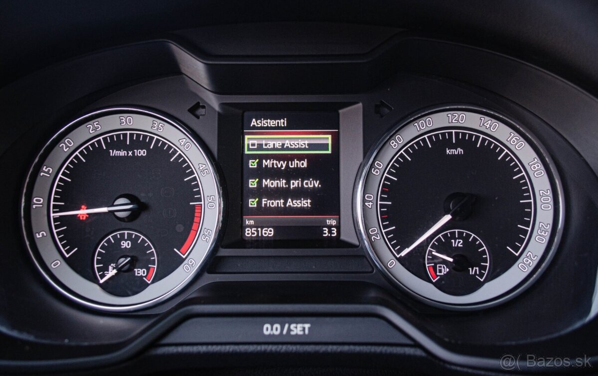 Skoda Octavia 3 2.0 TDI Sedan - 10