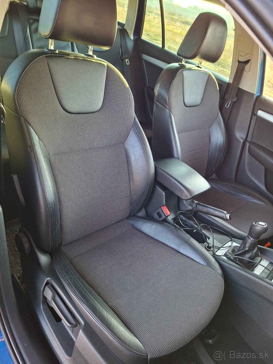 Škoda Octavia Combi 2.0 TDI M6 Style - 10
