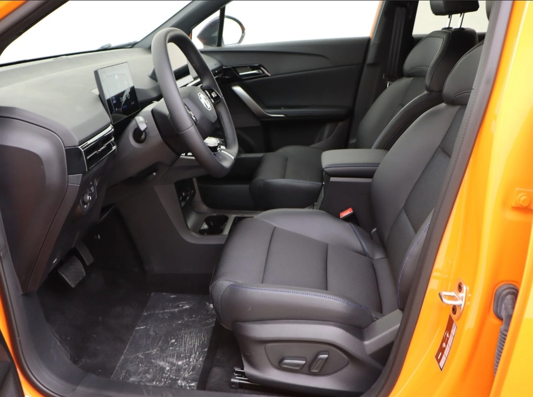 MG 4 LUXURY 64kwh - NOVÉ - MAX VÝBAVA - 10