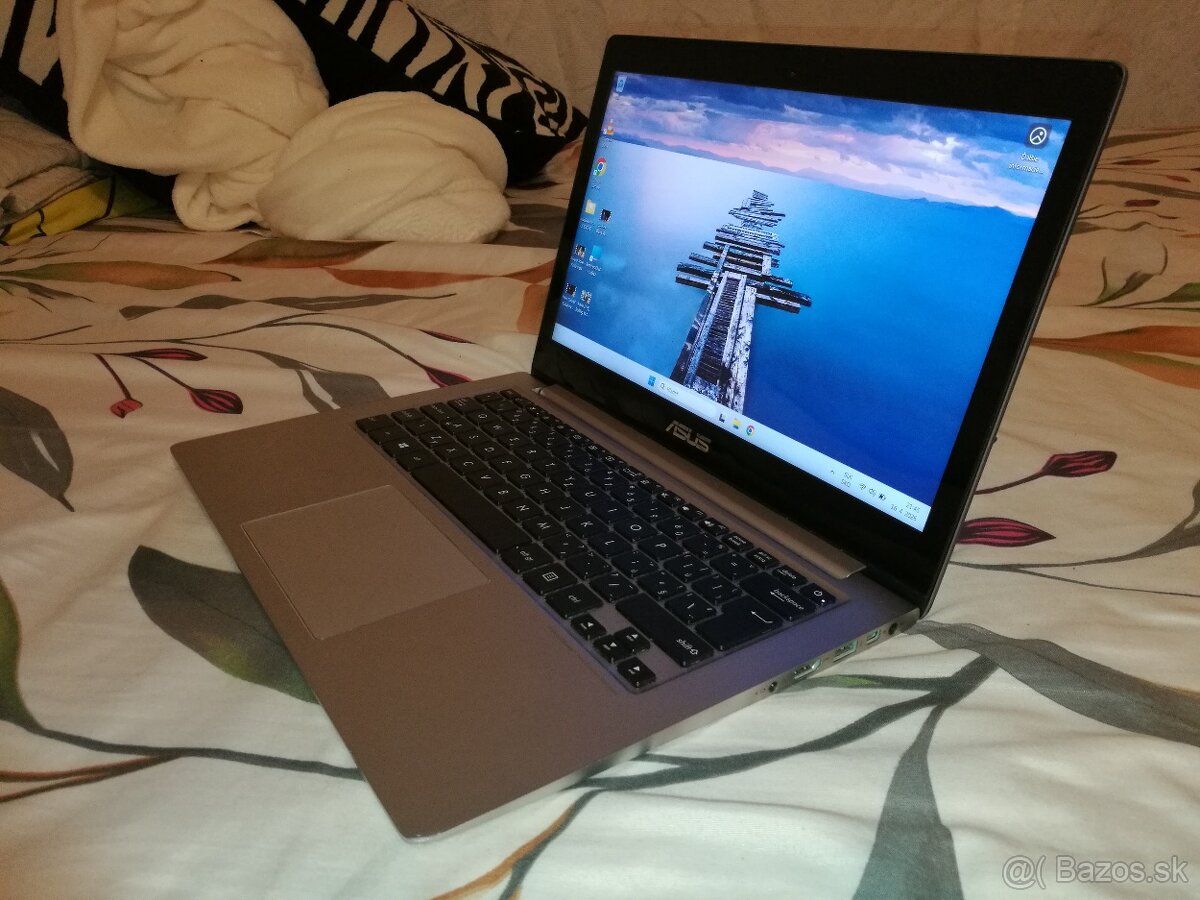 Asus ZenBook. Intel i7. 13,3 FHD dotyková. Nová baterka. - 10