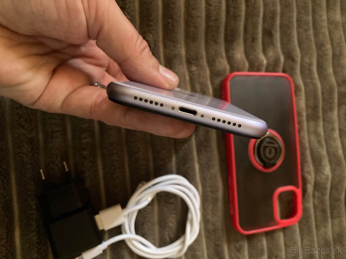 Predám iPhone 11.64 gb ako novy. - 10