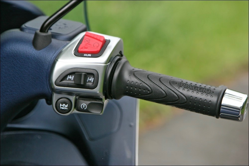 Piaggio MP3 300ie HYBRID - vodičak “B” - 10