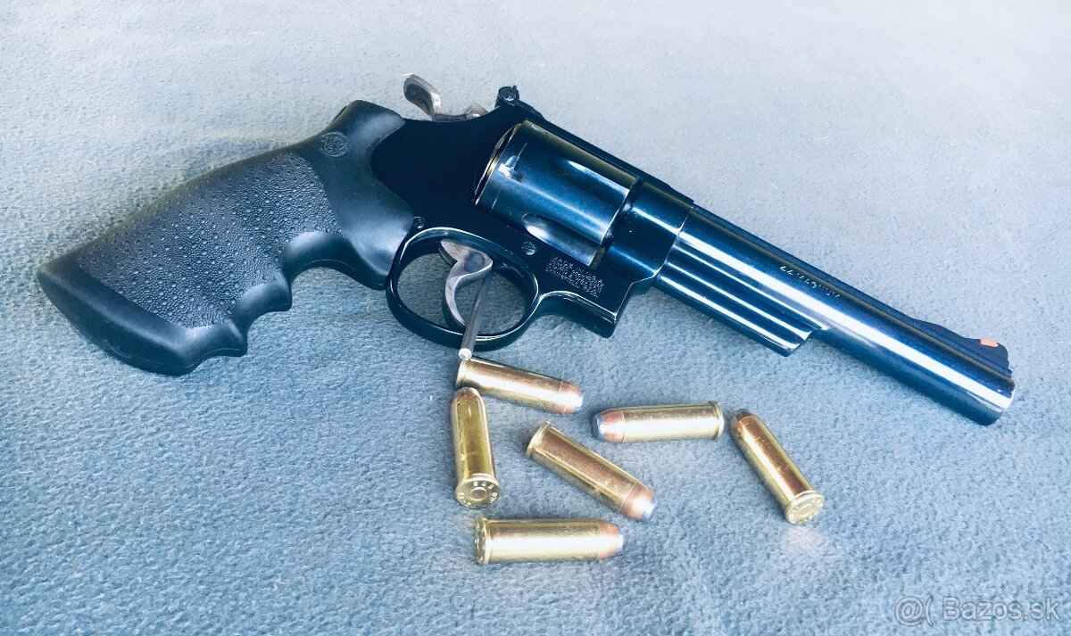 Revolver Smith&Wesson .44 Magnum - 10