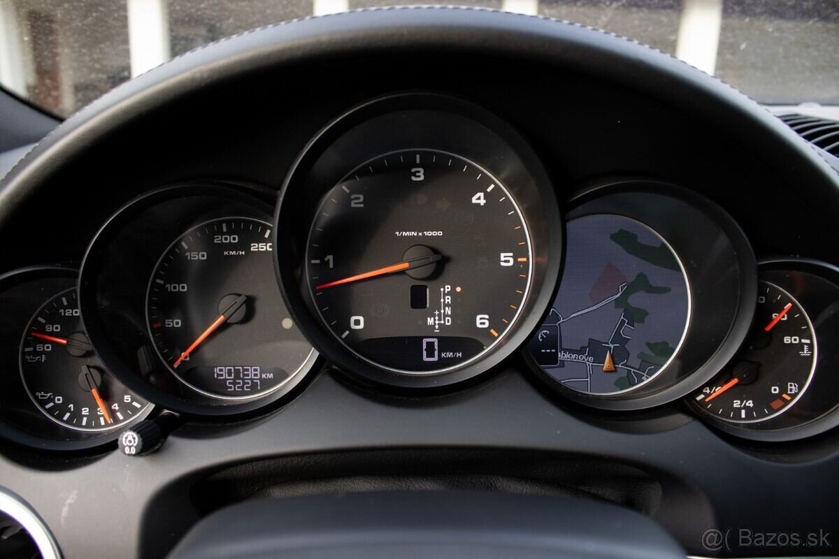 Porsche Cayenne Diesel Tiptronic S / 176kW / A8 / 2011 - 10