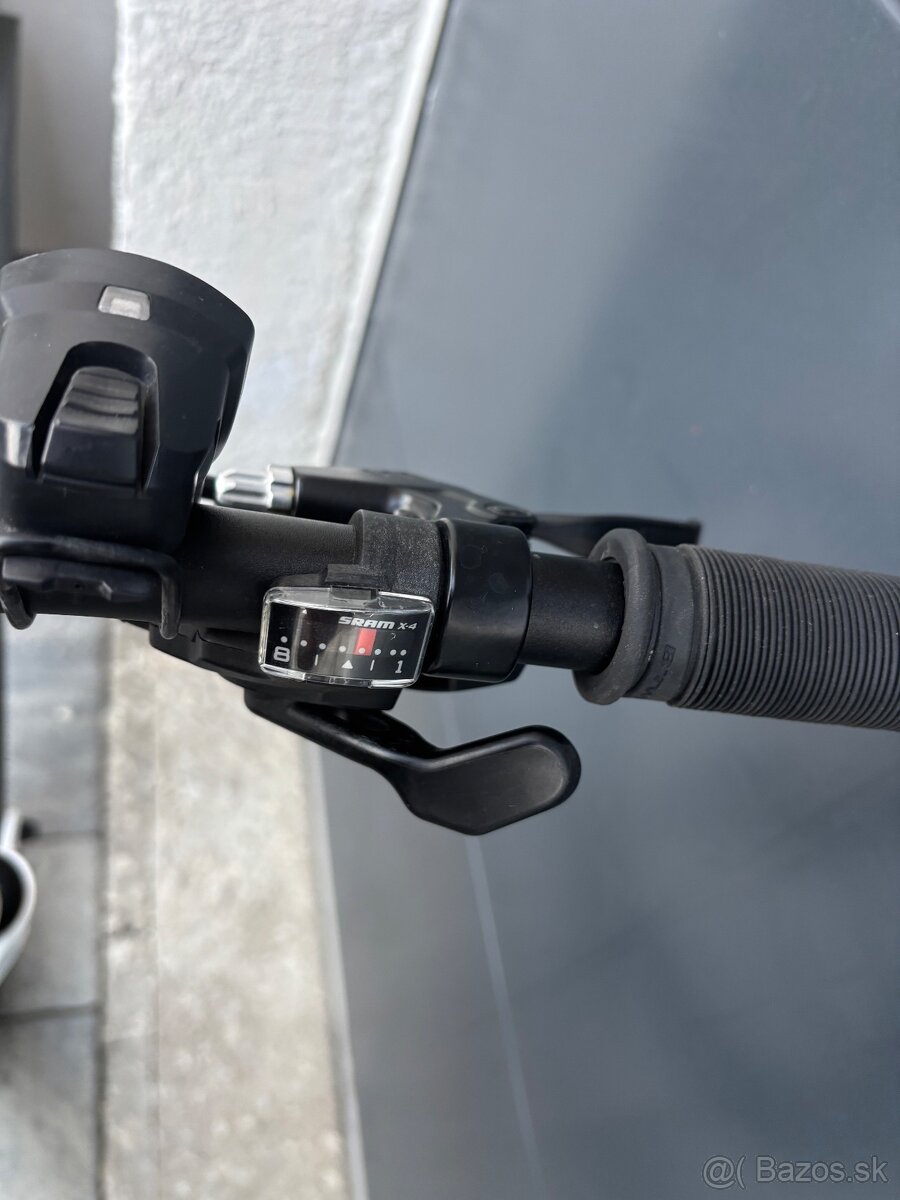 B twin rockrider st 520 27,5” - 10