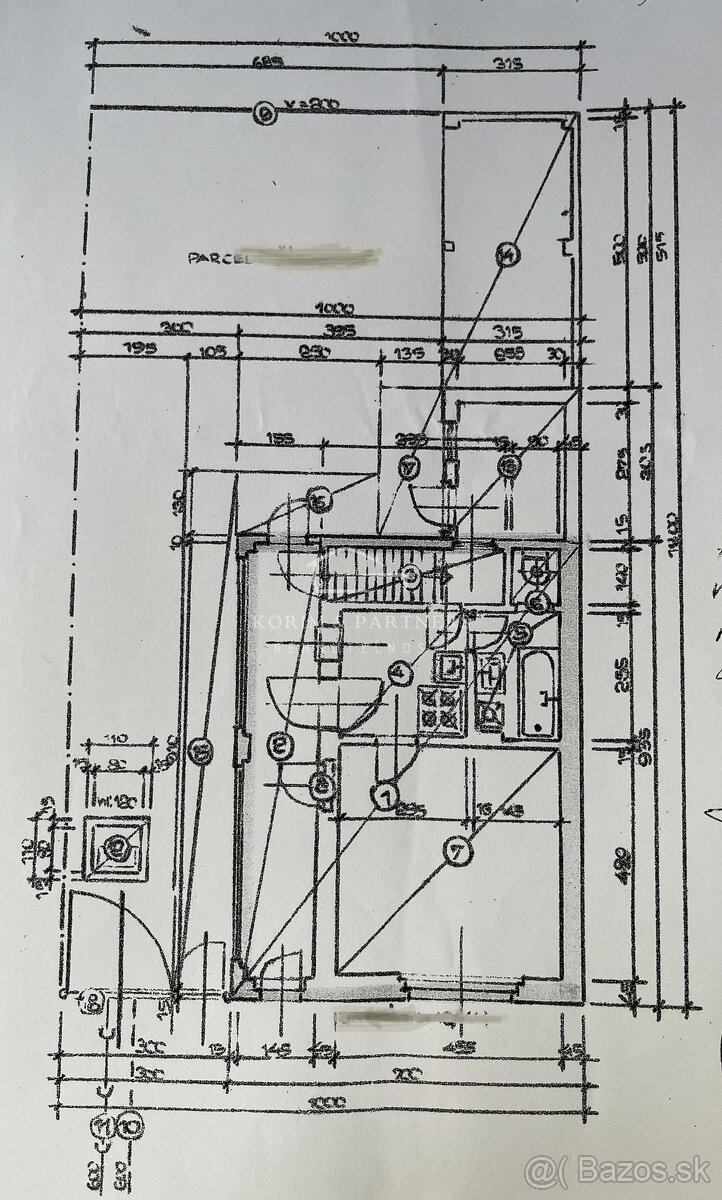 Dom bez záhrady s menším dvorom a terasou, Komárno - 10