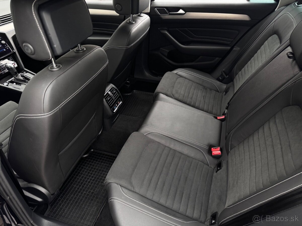 Volkswagen Passat Variant 2.0 TDI Elegance 4Motion DSG - 10