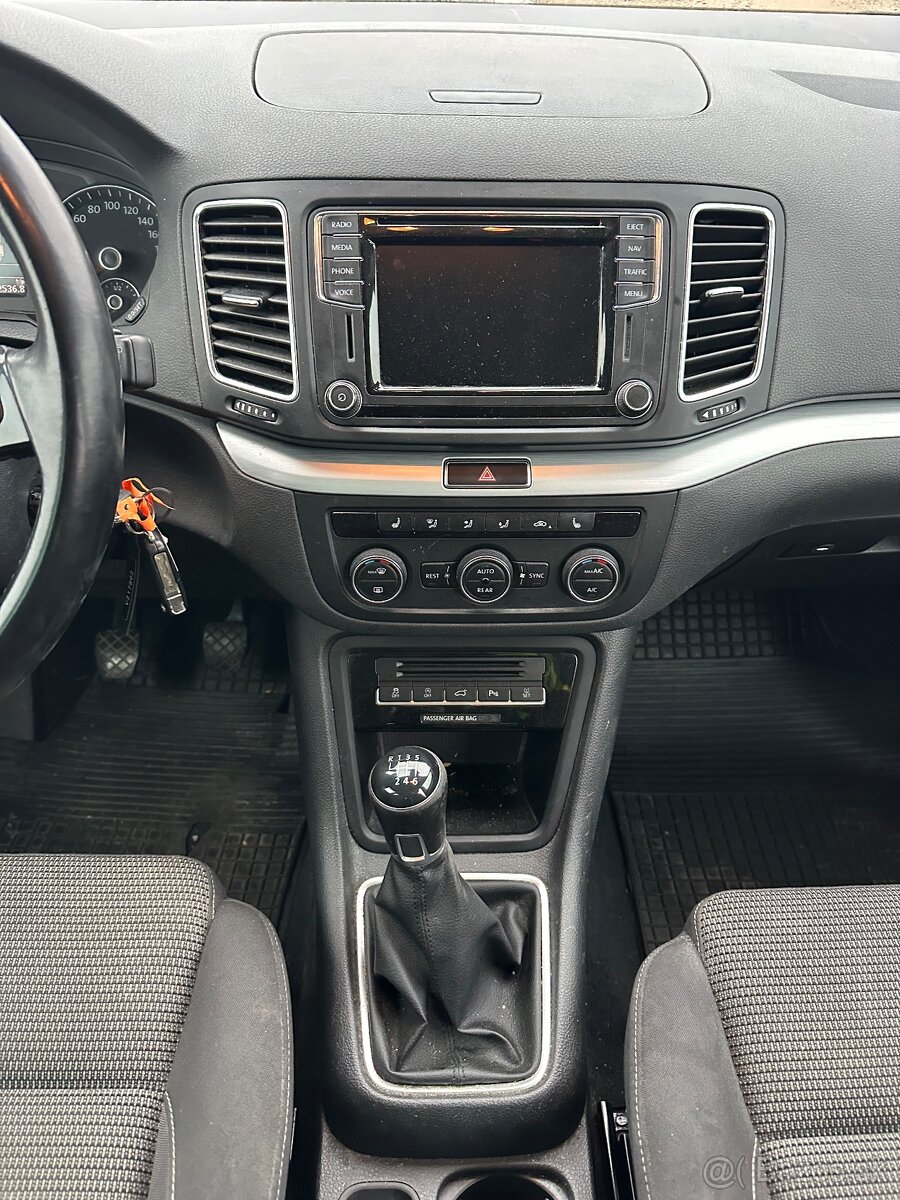 Volkswagen Sharan 12/2016,dovoz,pojazdné-mizne voda - 10