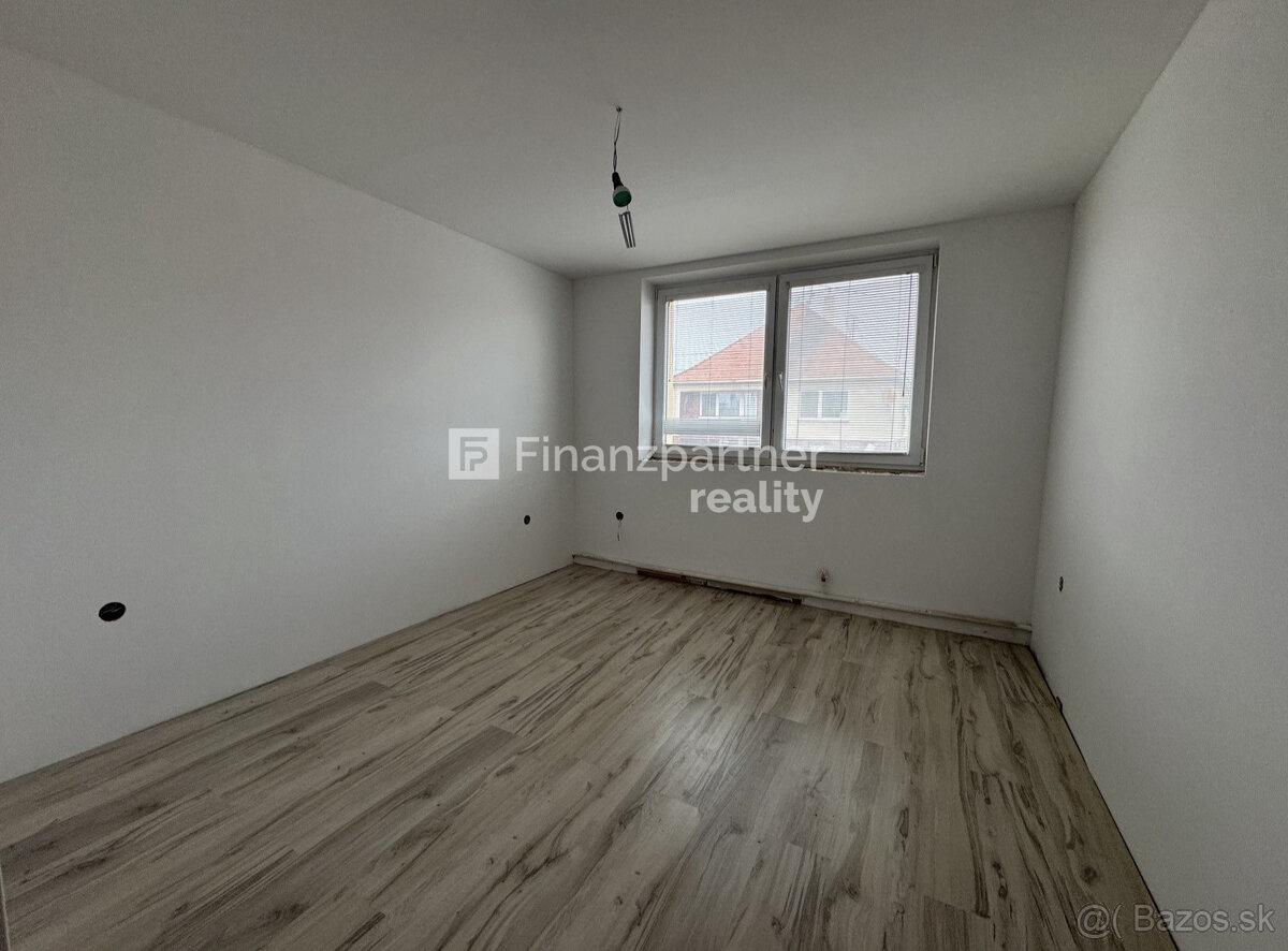 Na predaj 3-izbový byt po kompletnej rekonštrukcií - 10