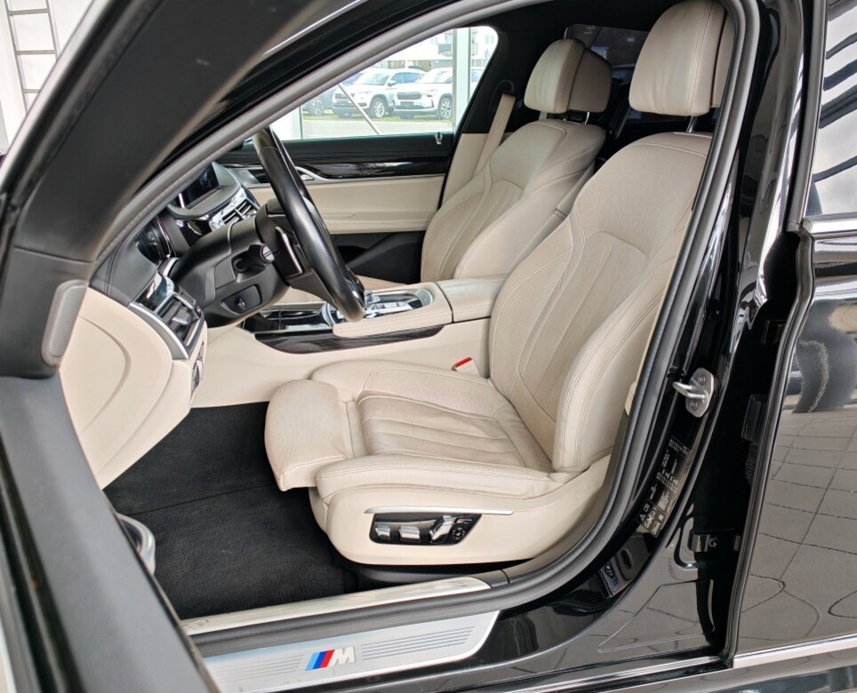 BMW Rad 7 730d xDrive A/T - 10