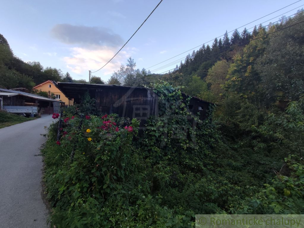 Ponúkame na predaj pozemok v Kolároviciach pri Bytči s roz - 10