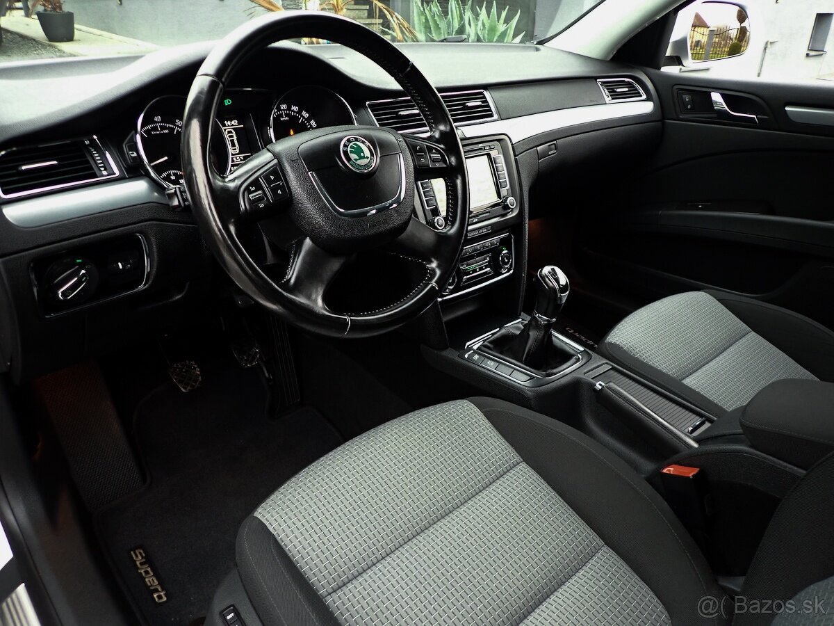 ŠKODA SUPERB sedan 1.8TSI-137tis km-118kw-MANUAL-XENON-NAVI- - 10