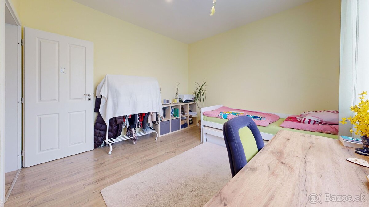 Na predaj priestranný rodinný dom v Slovenskej Novej Vsi - 10