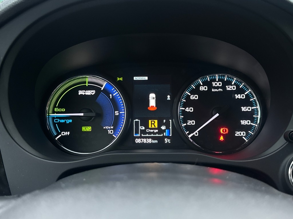 Mitsubishi Outlander 2.4 PHEV 4x4 - 10