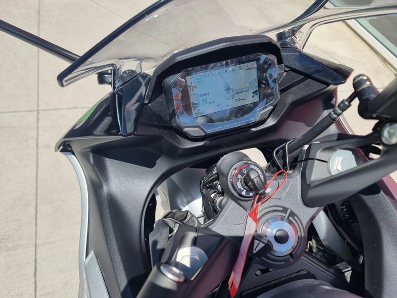 Kawasaki Ninja7 Hybrid - 10