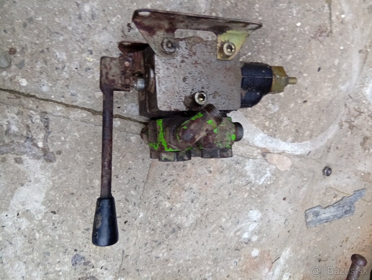 Predám piest+rozvádzač - 10