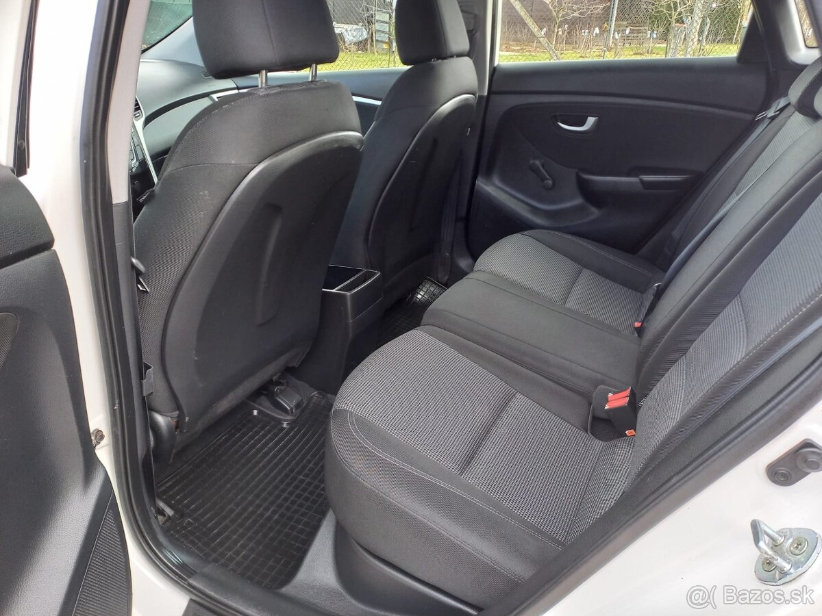 Hyundai i30 1.4 CRDi,R.v 2013,Facelift - 10