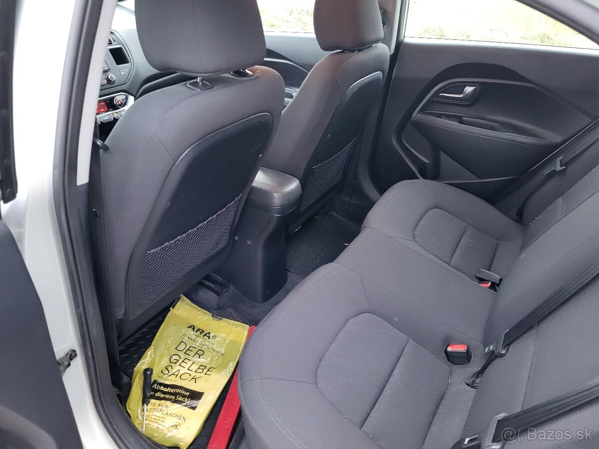 Kia rio - 10