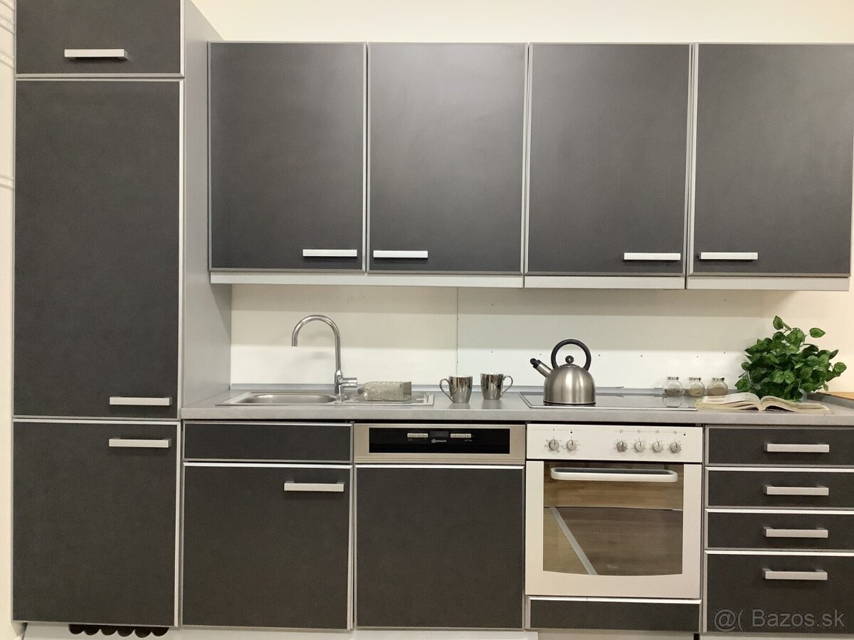 Šedá kuchyně STELLA - 10