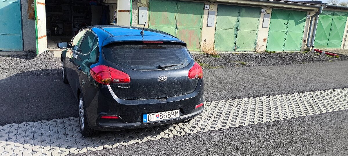 Kia Ceed - 10