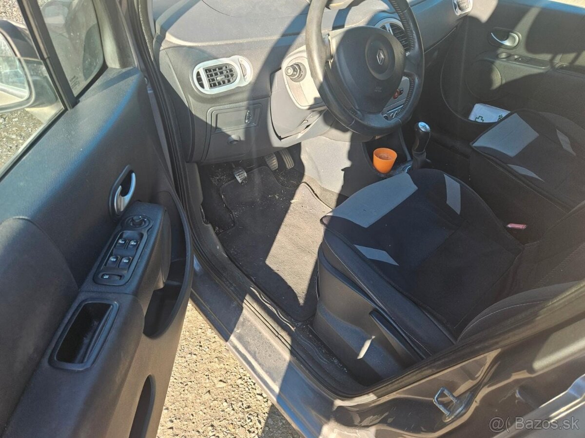 Renault Modus 1.2i 74kw model 2010 - 10