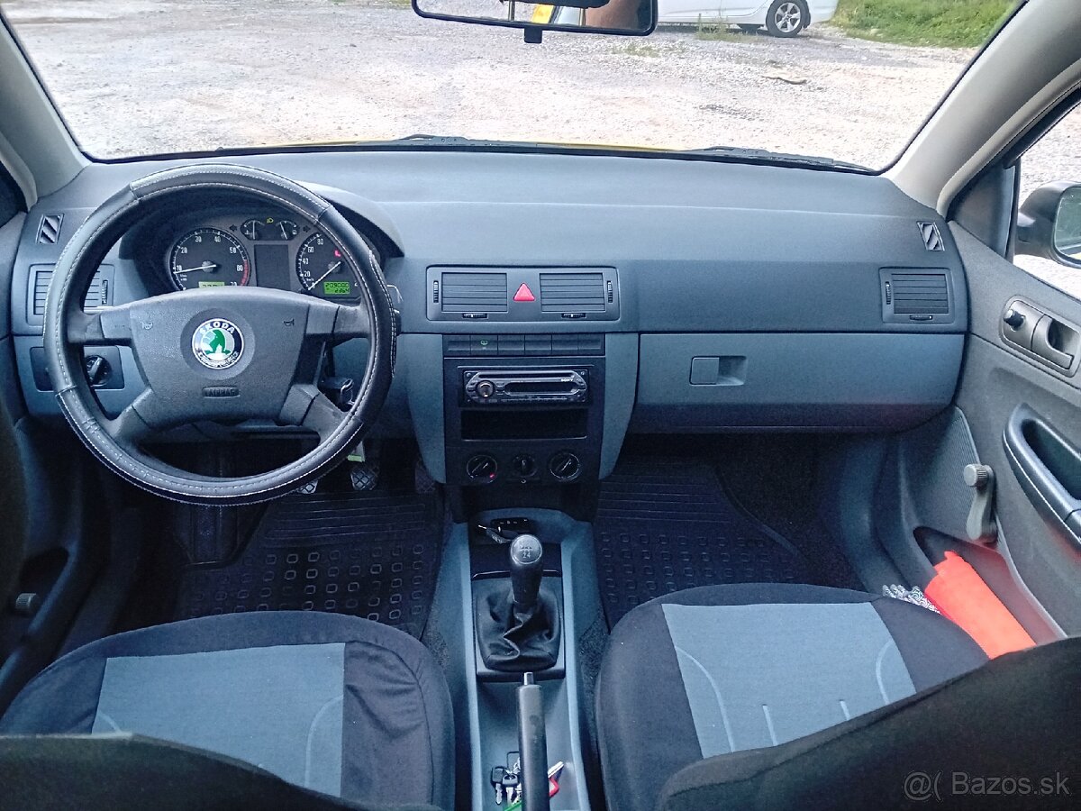Škoda Fabia - 10