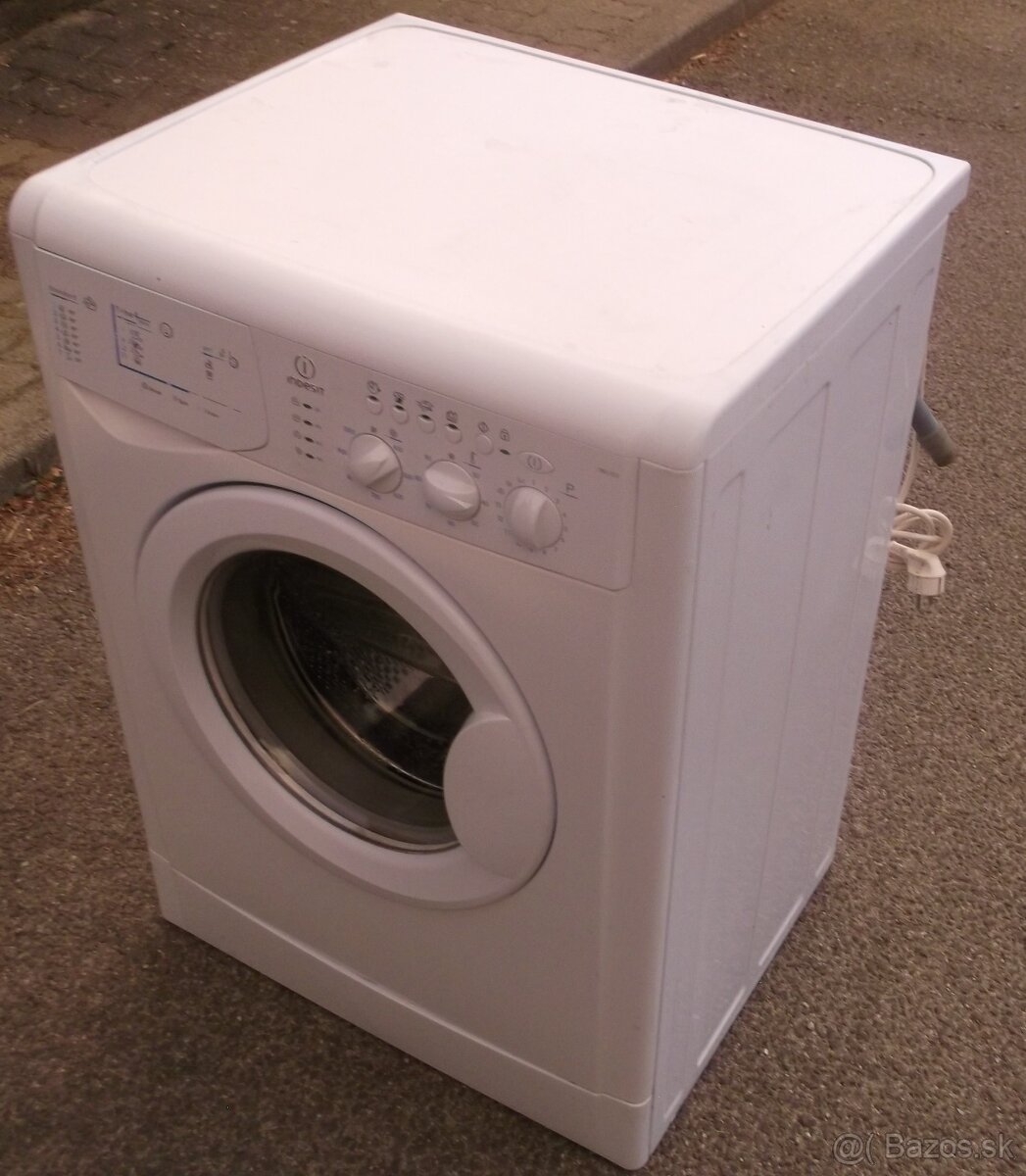 Predám plnefunkčná automatická práčka INDESIT,1000 ot./min. - 10