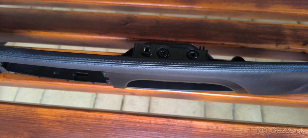 BMW E92 M3 laktová opierka - 10