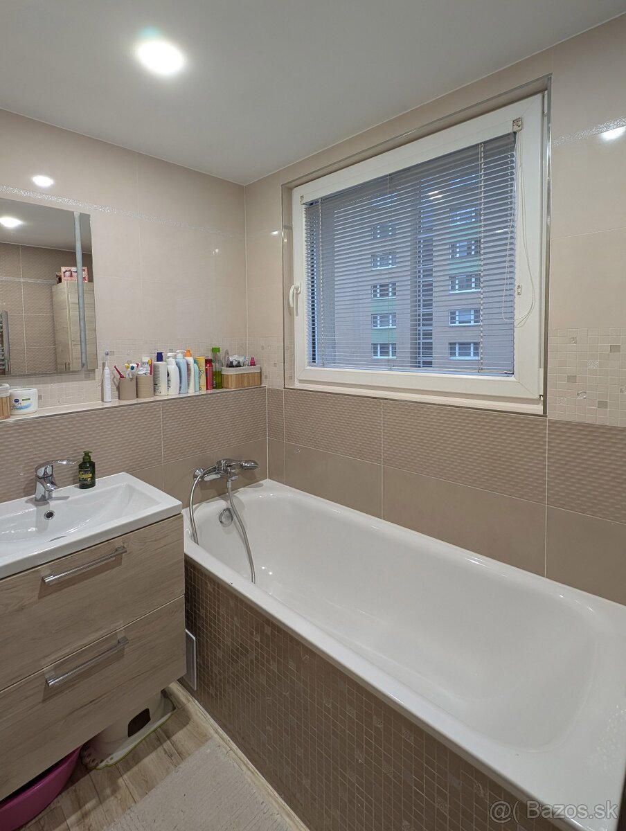 Predám 3-izbový slnečný byt Košúty 2 - 10