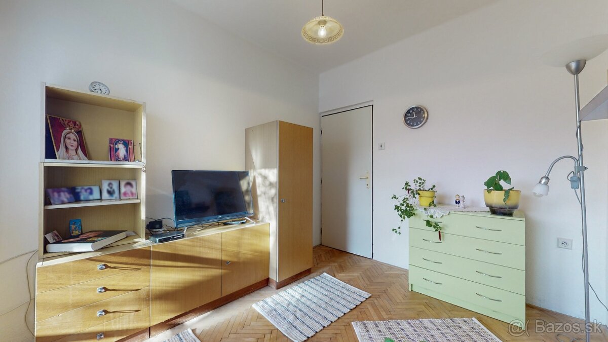 Rodinný dom blízkosti centra mesta a mestského parku v LC - 10