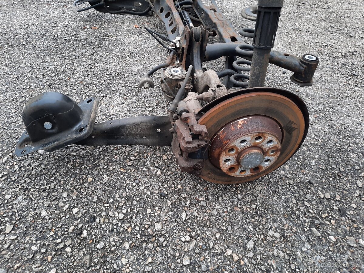 zadná náprava Passat B8 - 10