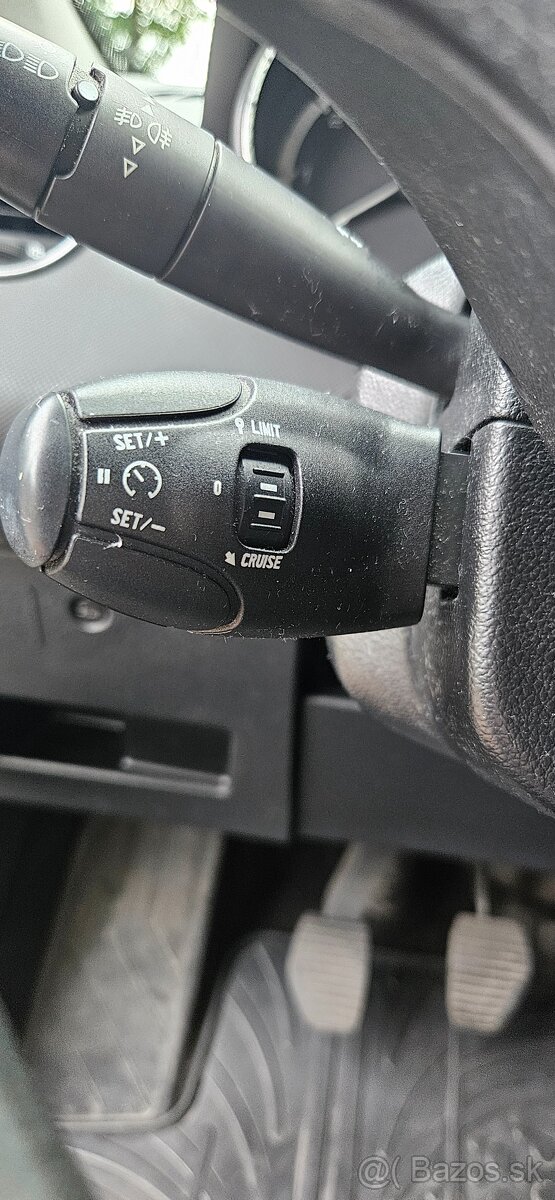 Peugeot 308 1.4i - 10