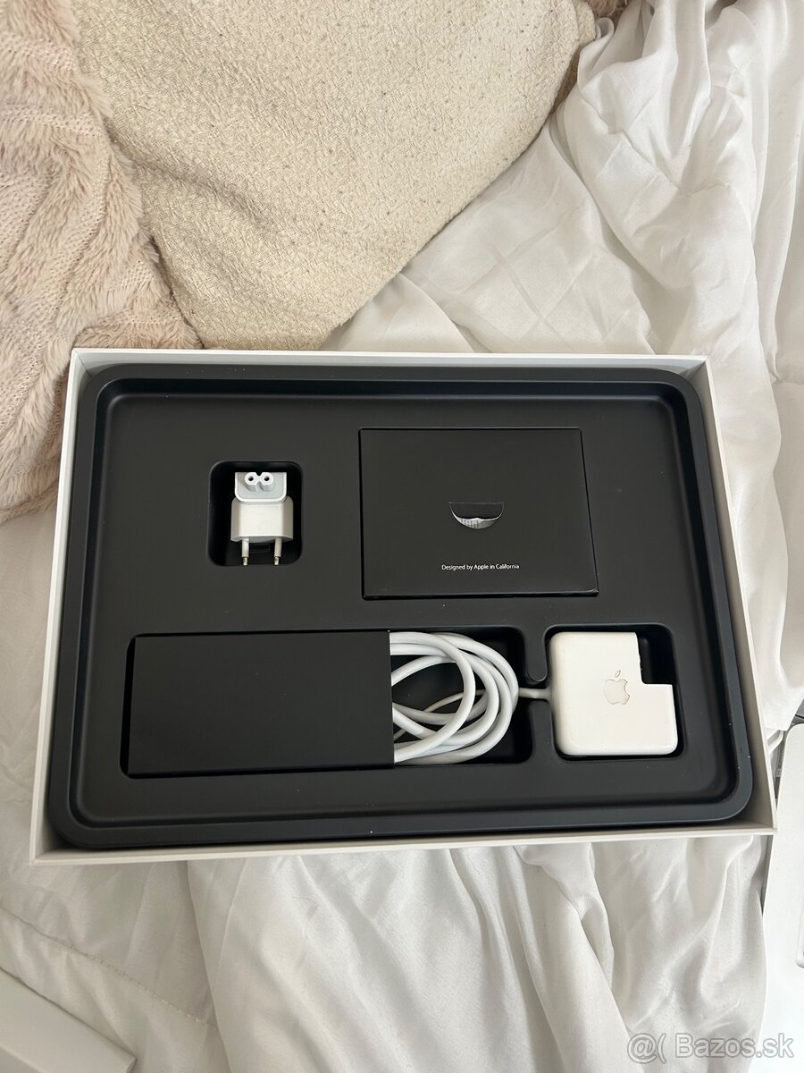 Macbook Air 13 (2017) 128GB - 10
